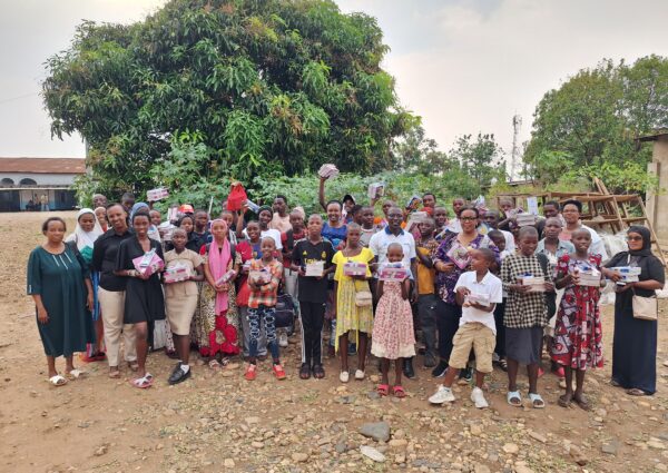 Éducation pour tous : ARM Burundi offre matériel scolaire et assistance financière